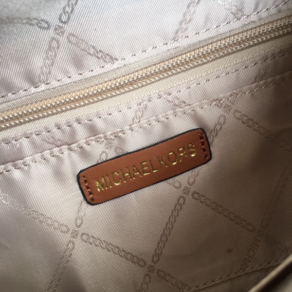 マイケルコースバッグ角部分ディテール